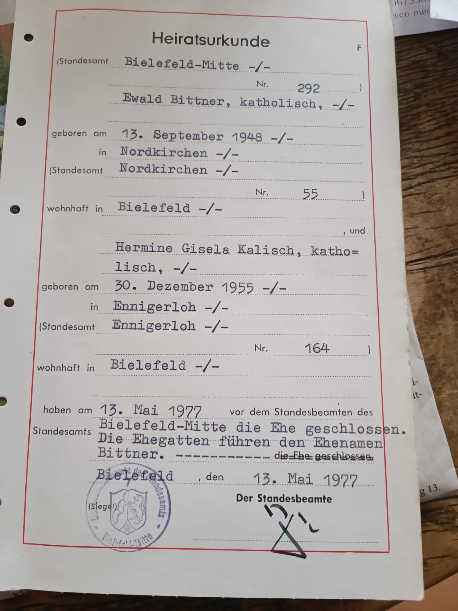Heiratsurkunde: Als das Standesamt Bielefeld noch im Spiegelshof untergebracht war, heute befindet sich dort das "namu". Heiratsurkunde: Als das Standesamt Bielefeld noch im Spiegelshof untergebracht war, heute befindet sich dort das "namu".